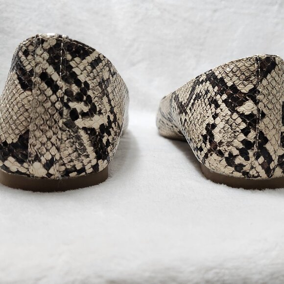 *New low price*! Snakeskin Flats w/ rounded toes - Picture 6 of 9